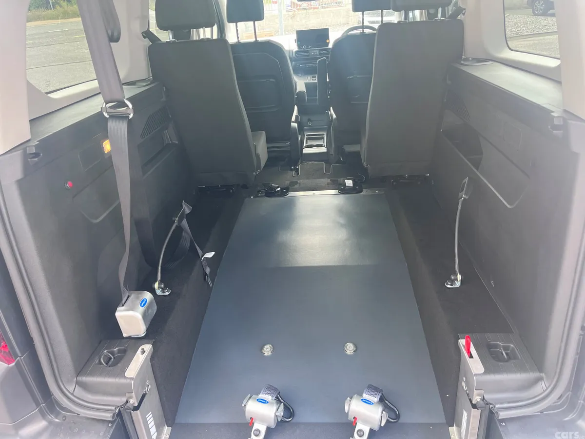 Citroen Berlingo Multispace MPV, Diesel, 2027, Black