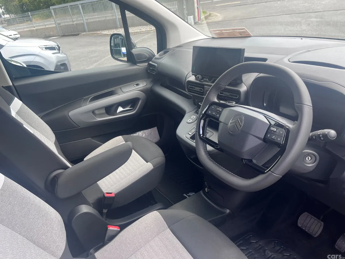 Citroen Berlingo Multispace MPV, Diesel, 2027, Black