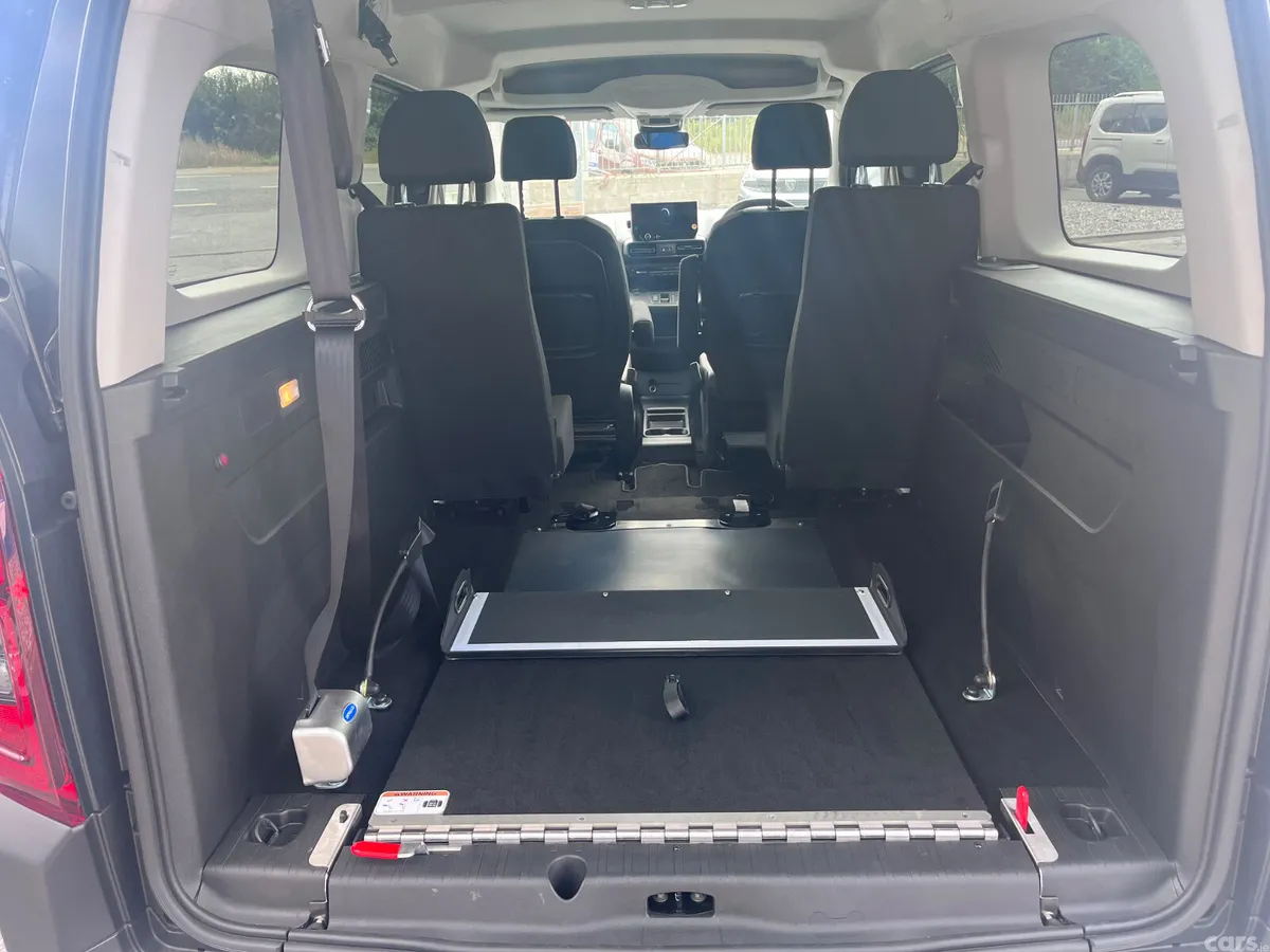 Citroen Berlingo Multispace MPV, Diesel, 2027, Black