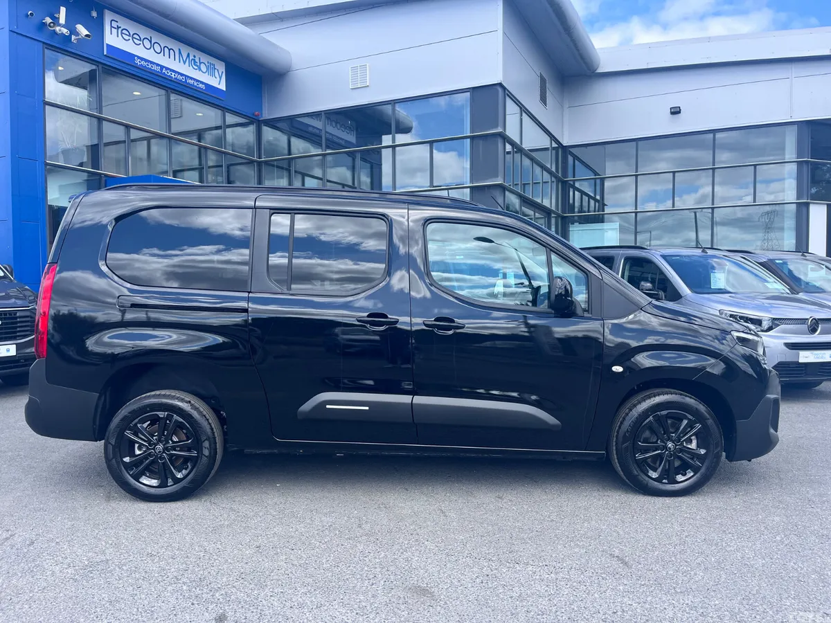 Citroen Berlingo Multispace MPV, Diesel, 2027, Black