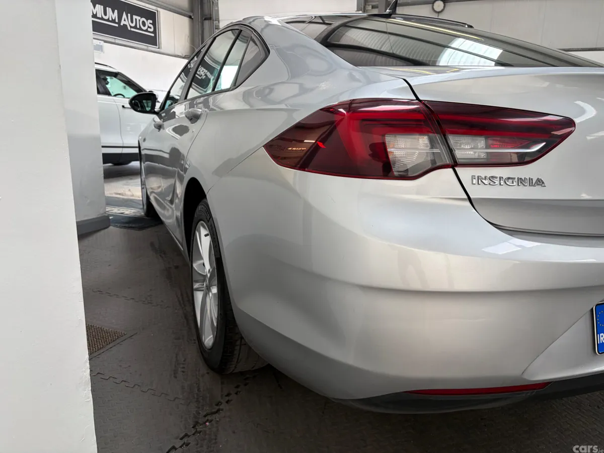 Opel Insignia Hatchback, Diesel, 2018, Grey