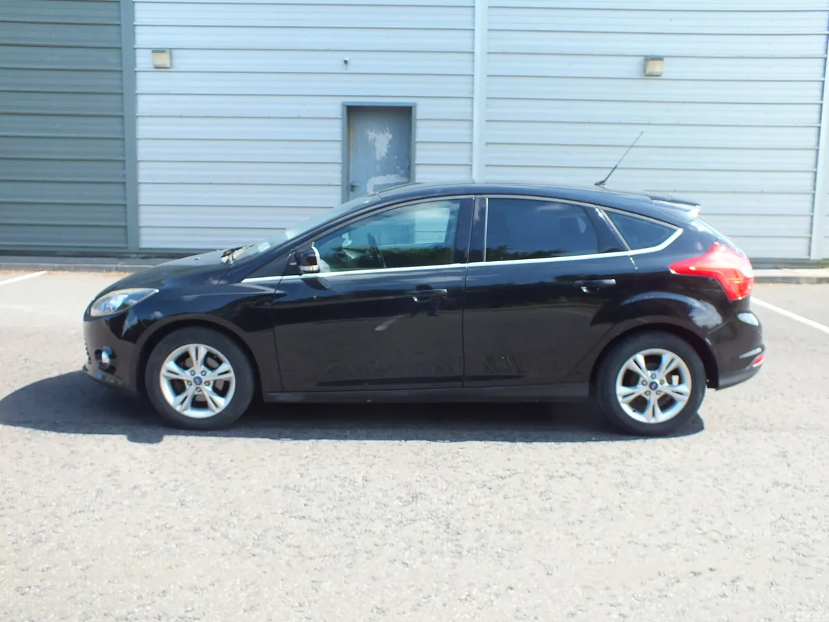 Ford Focus Hatchback, Petrol, 2014, Black