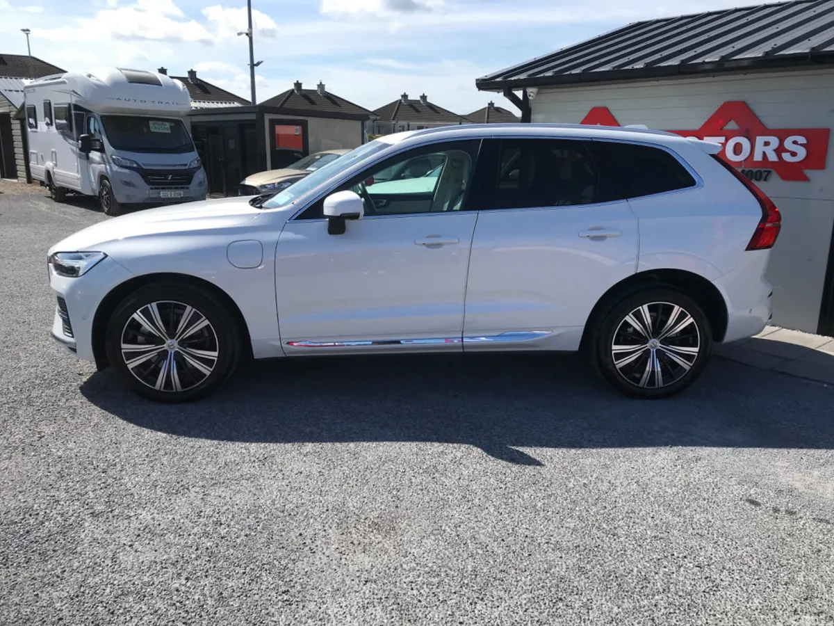 Volvo XC60 SUV, Petrol Plug-in Hybrid, 2022, White