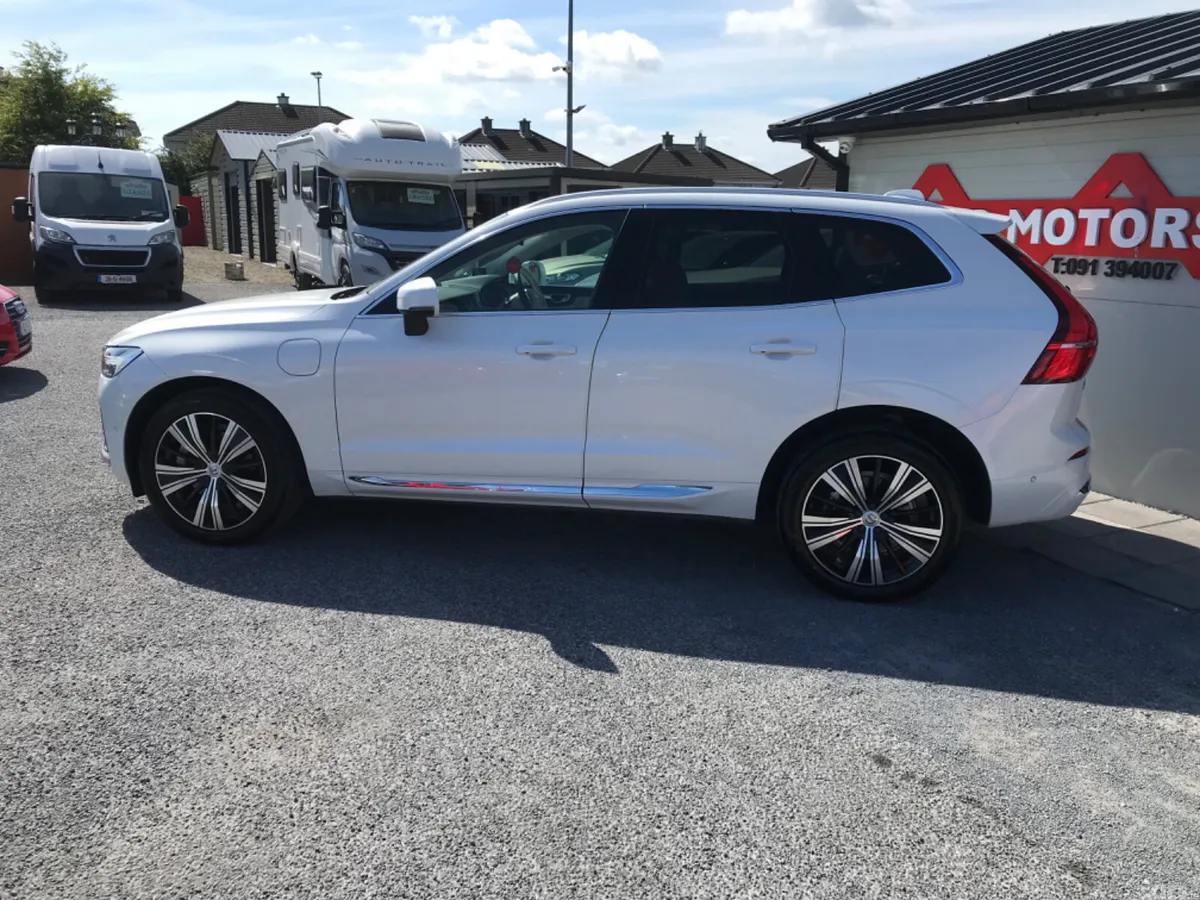 Volvo XC60 SUV, Petrol Plug-in Hybrid, 2022, White
