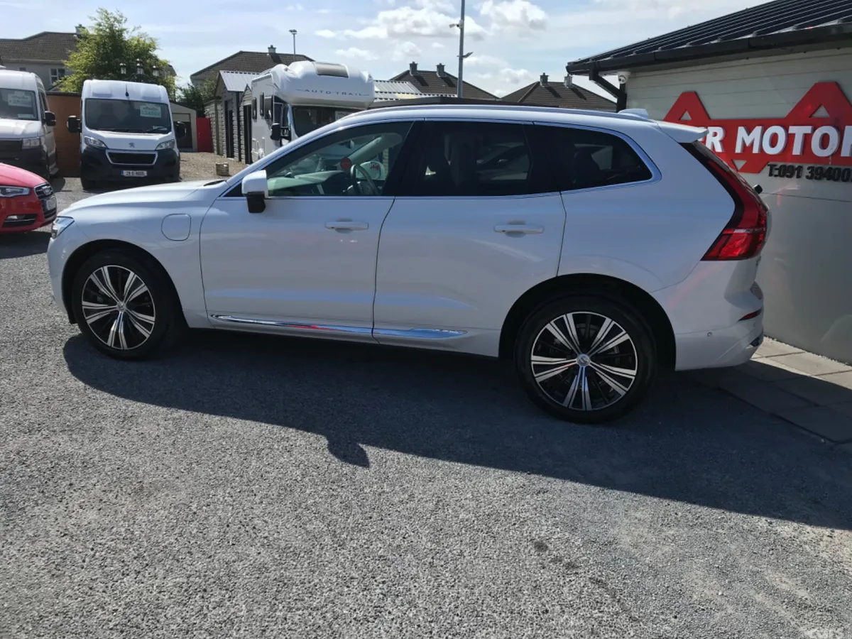 Volvo XC60 SUV, Petrol Plug-in Hybrid, 2022, White