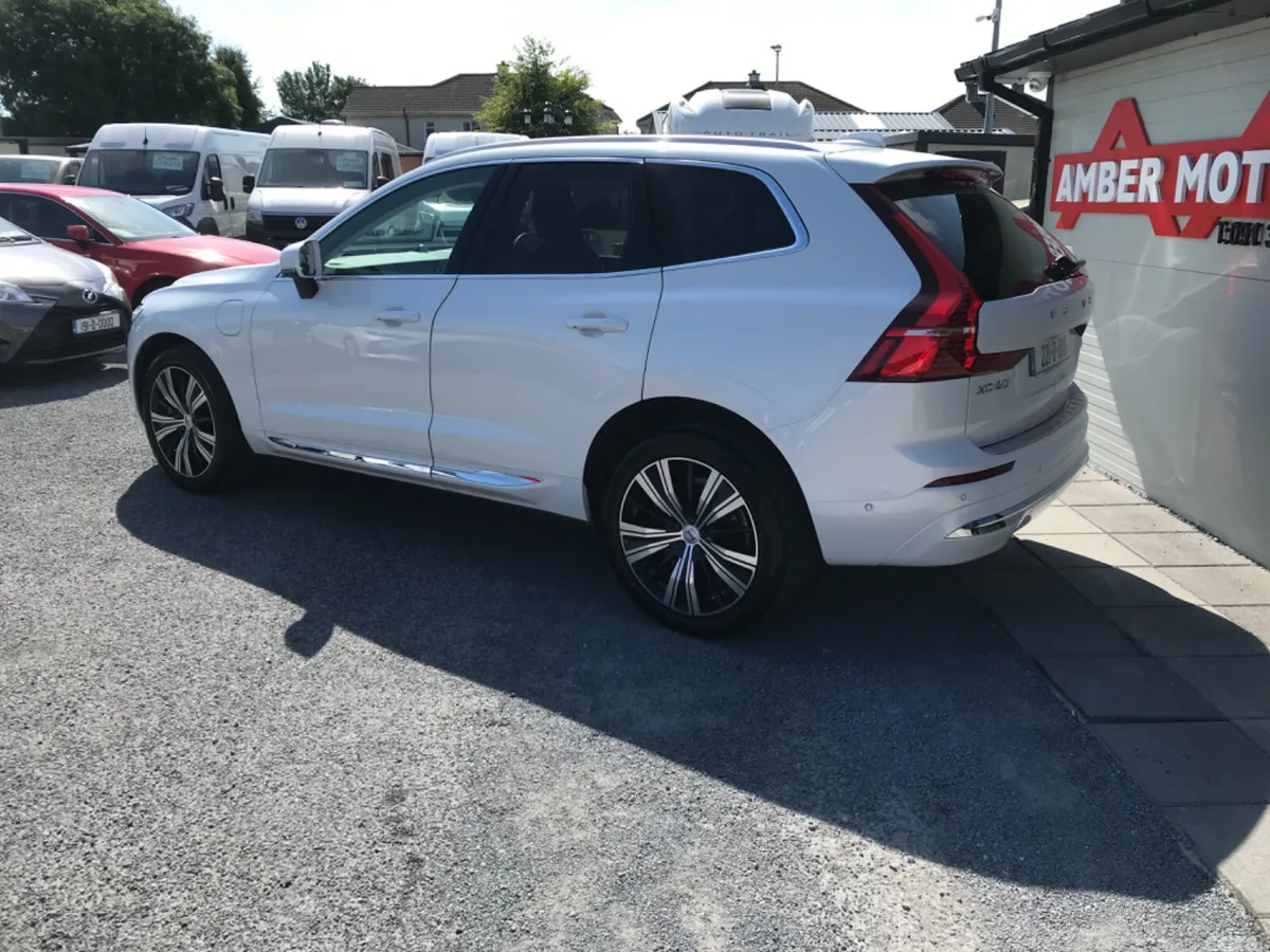 Volvo XC60 SUV, Petrol Plug-in Hybrid, 2022, White