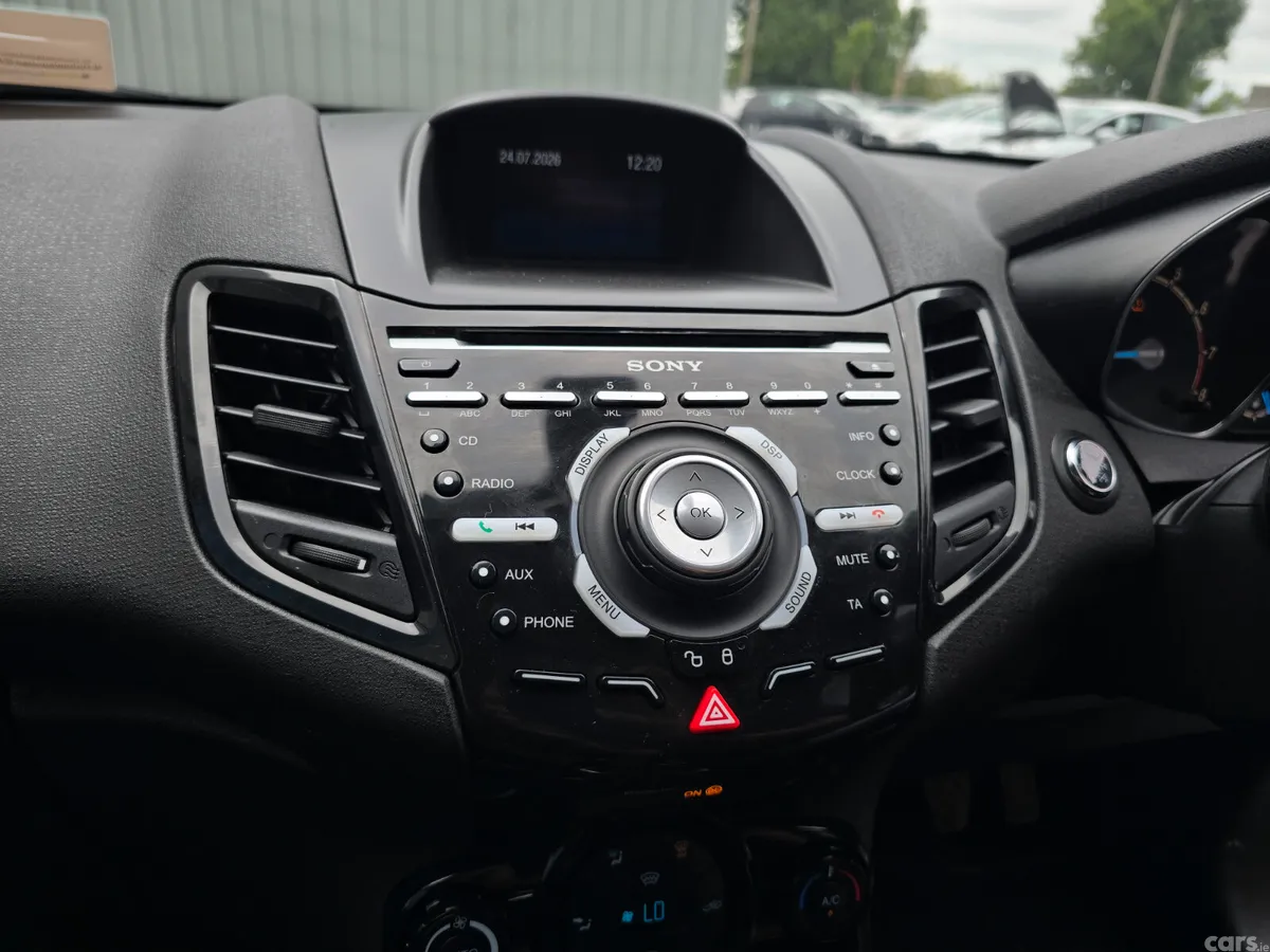 Ford Fiesta Hatchback, Petrol, 2015, Silver