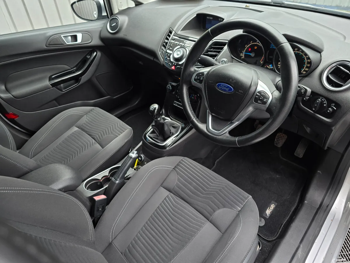 Ford Fiesta Hatchback, Petrol, 2015, Silver