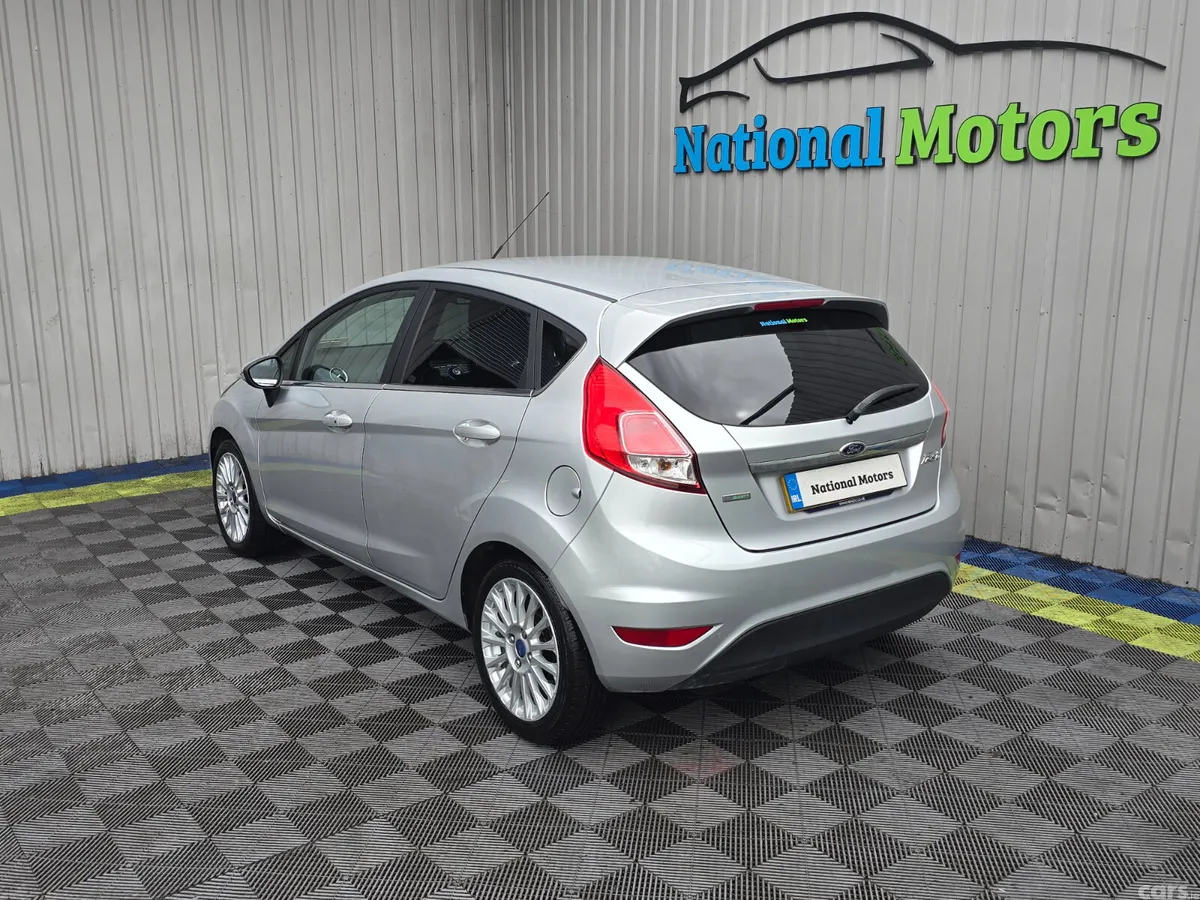 Ford Fiesta Hatchback, Petrol, 2015, Silver