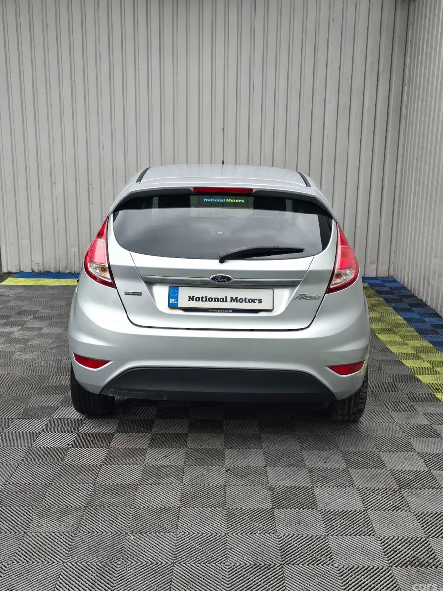 Ford Fiesta Hatchback, Petrol, 2015, Silver
