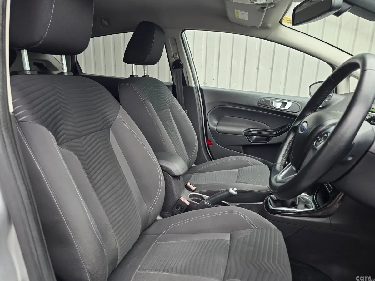 Ford Fiesta Hatchback, Petrol, 2015, Silver