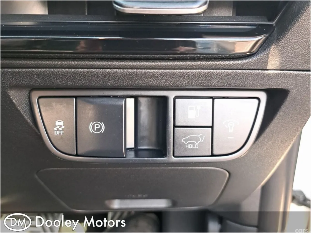 Kia EV6 MPV, Electric, 2024, White