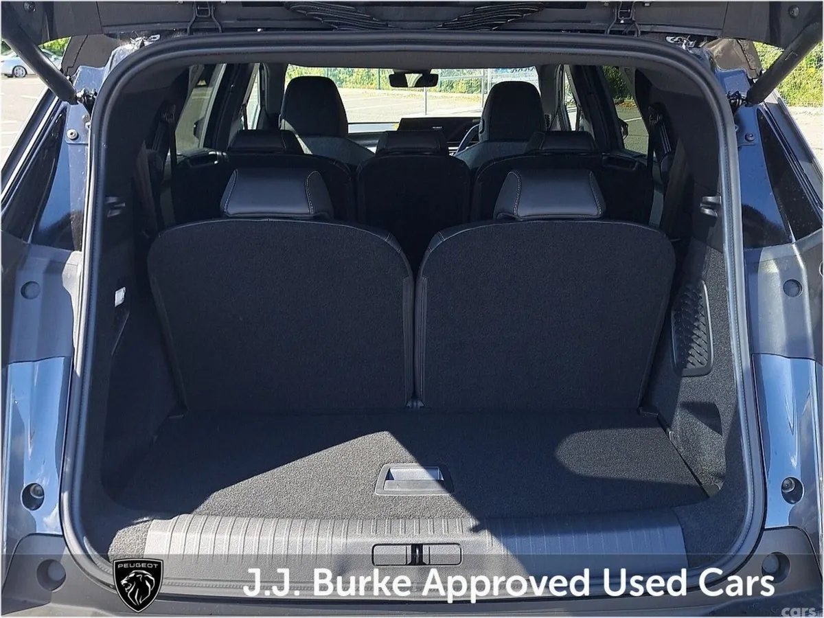 Peugeot 5008 SUV, Petrol Hybrid, 2026, Grey
