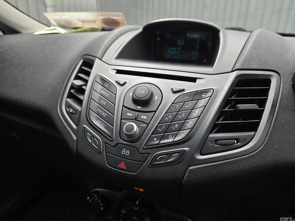 Ford Fiesta Hatchback, Petrol, 2015, Silver