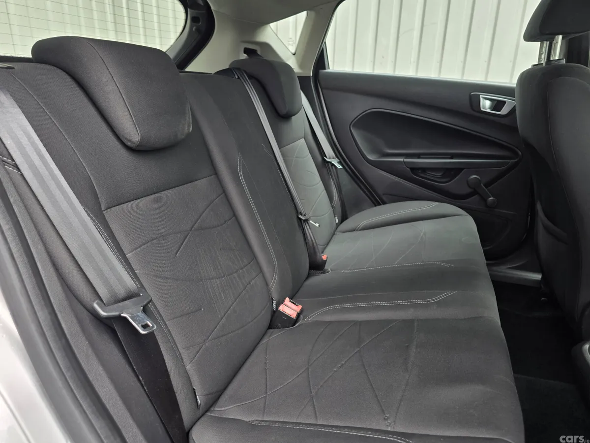 Ford Fiesta Hatchback, Petrol, 2015, Silver