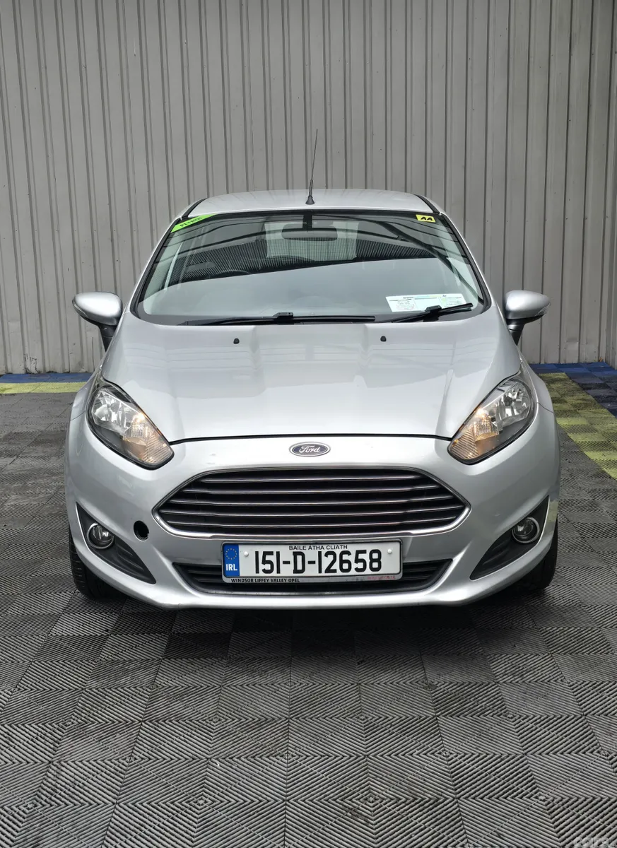 Ford Fiesta Hatchback, Petrol, 2015, Silver