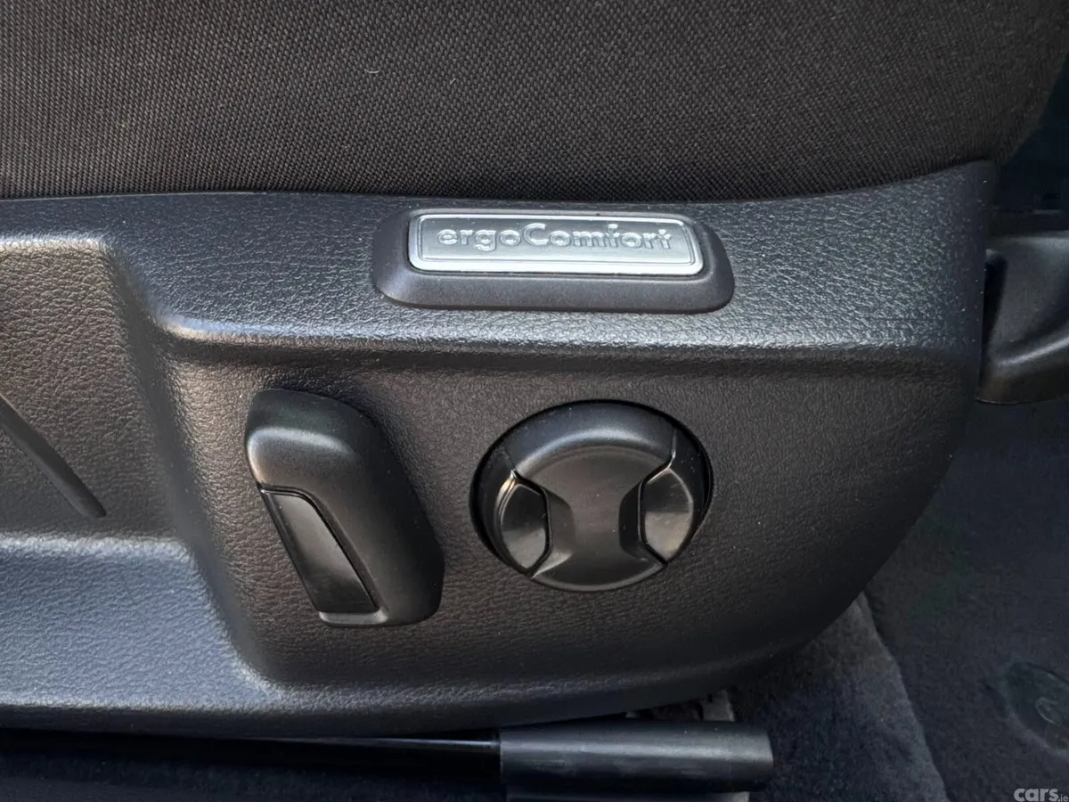 Volkswagen Passat Estate, Petrol, 2016, Grey