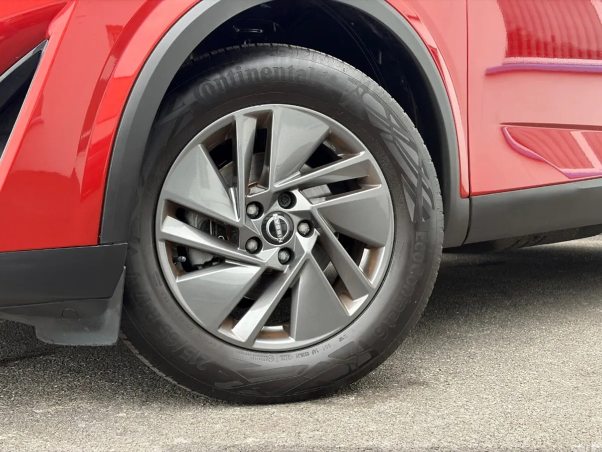 Nissan Qashqai SUV, Petrol Hybrid, 2025, Red