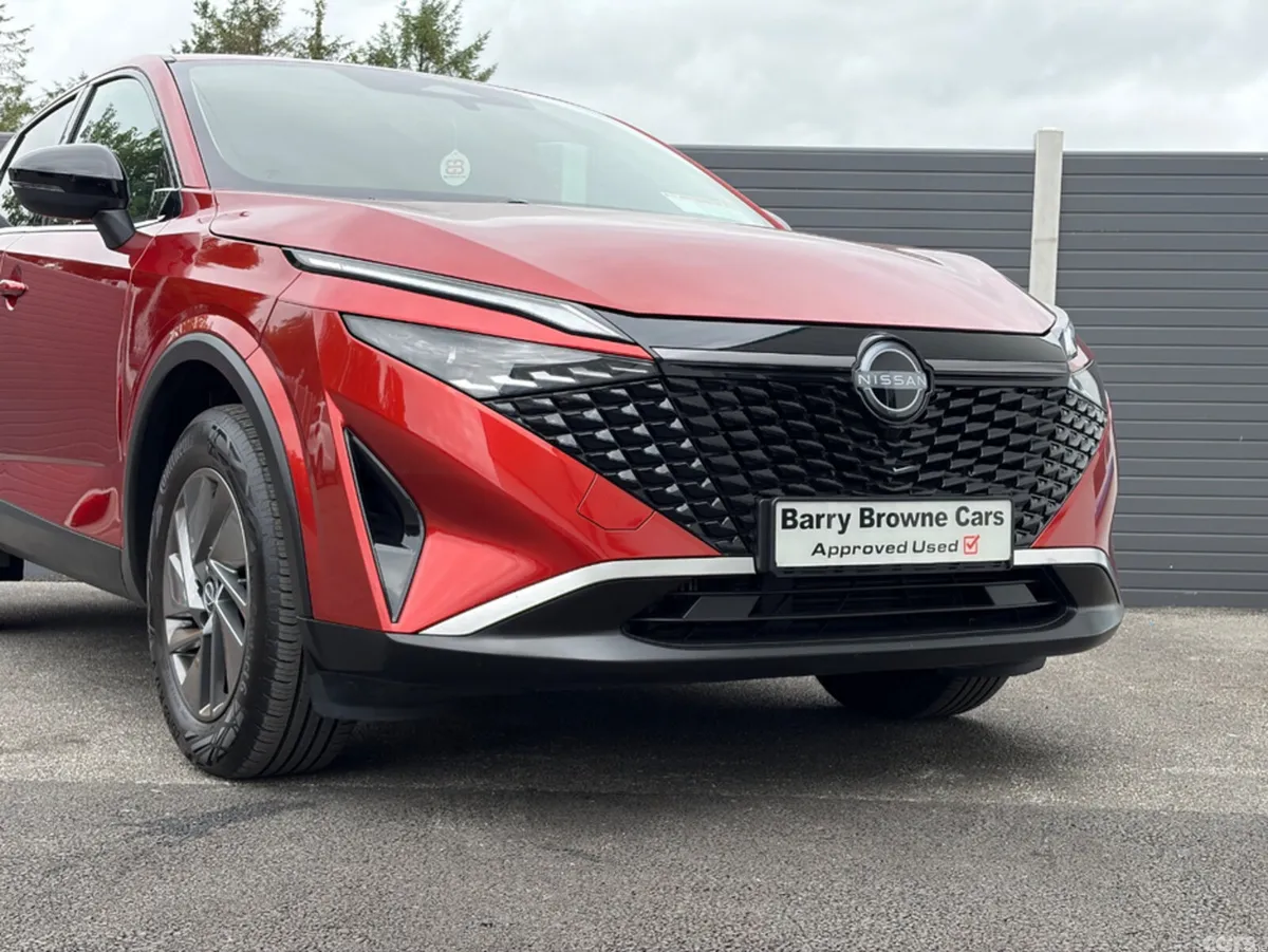 Nissan Qashqai SUV, Petrol Hybrid, 2025, Red
