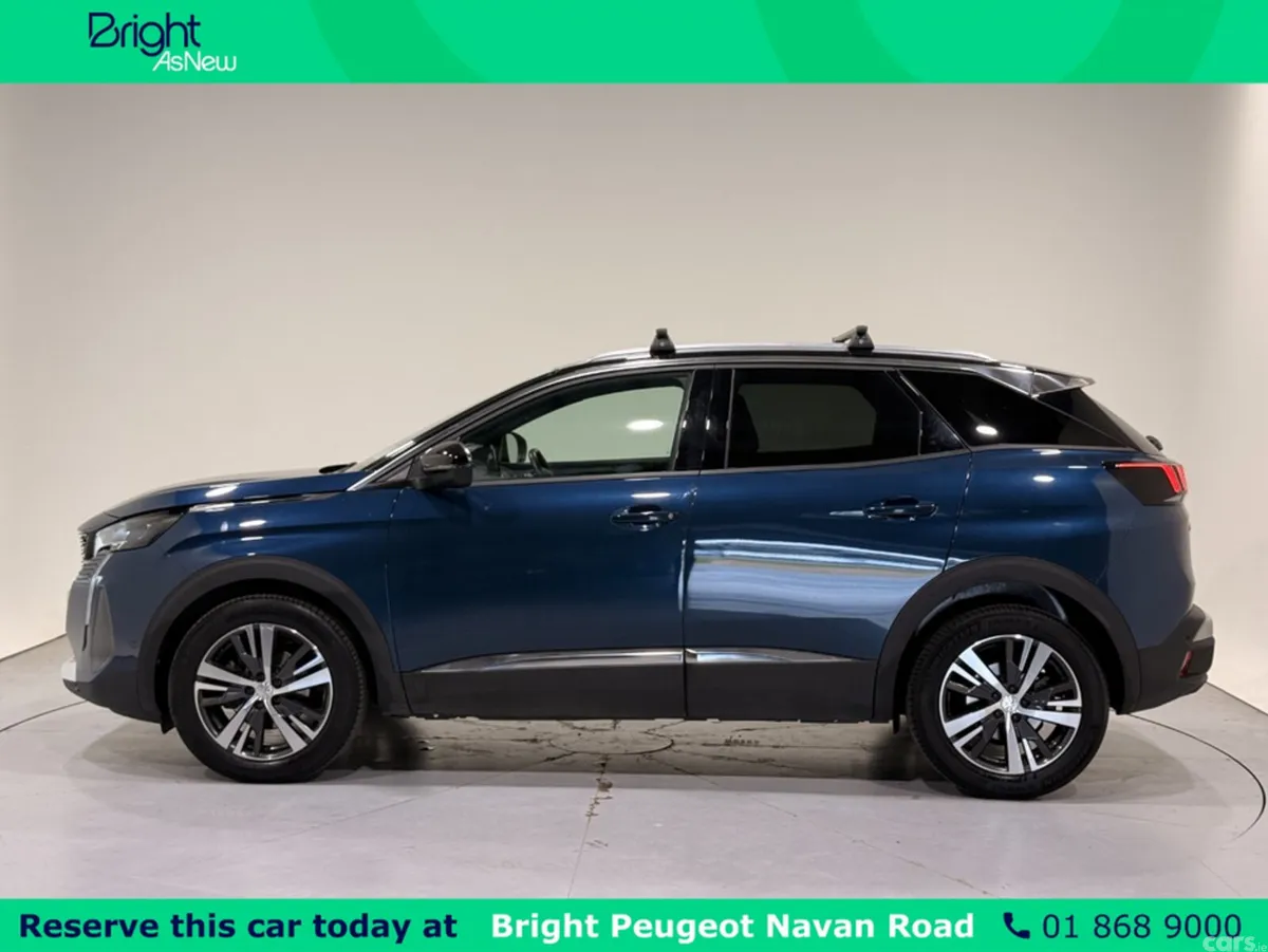 Peugeot 3008 MPV, Petrol, 2023, Blue