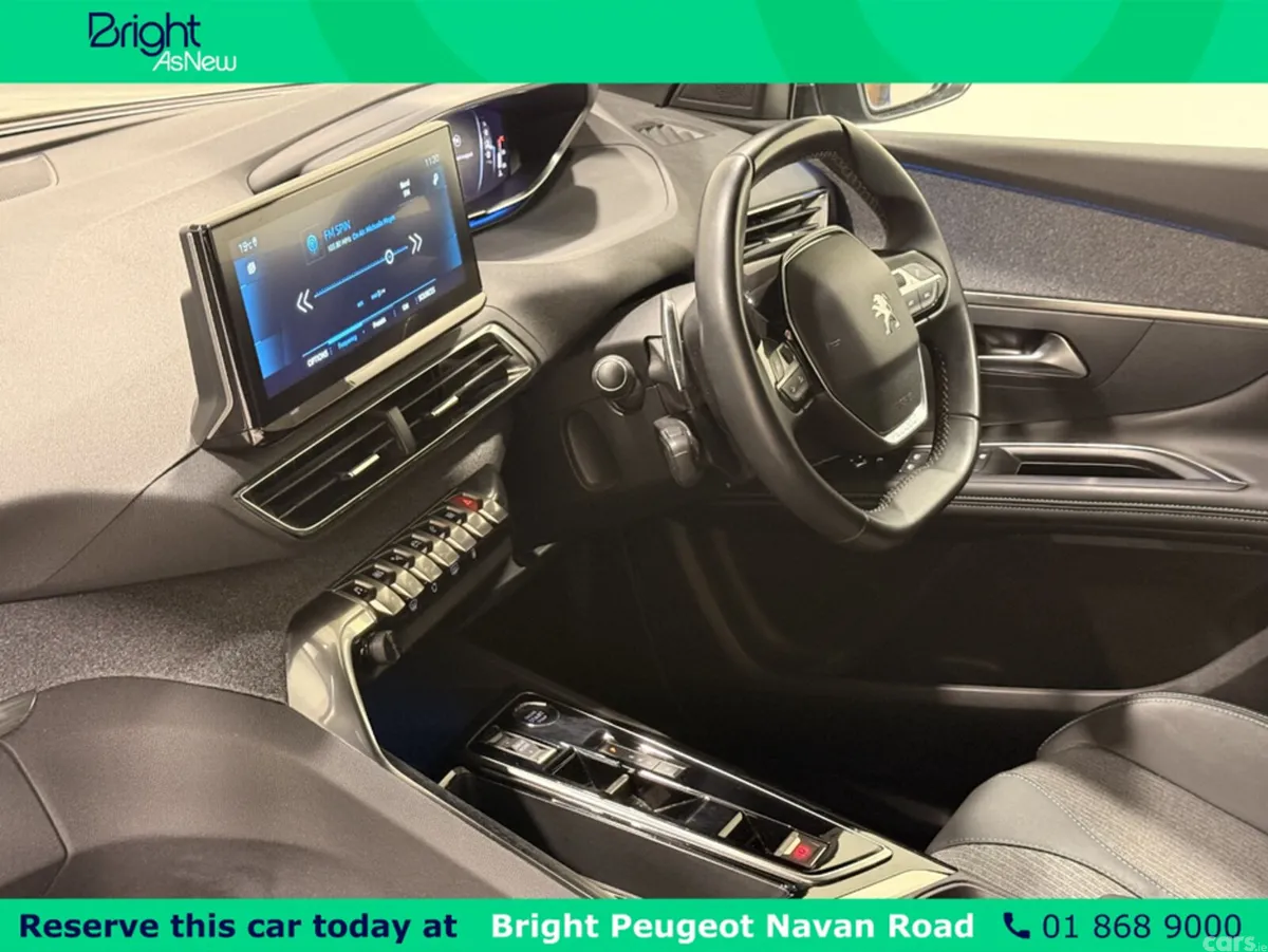 Peugeot 3008 MPV, Petrol, 2023, Blue