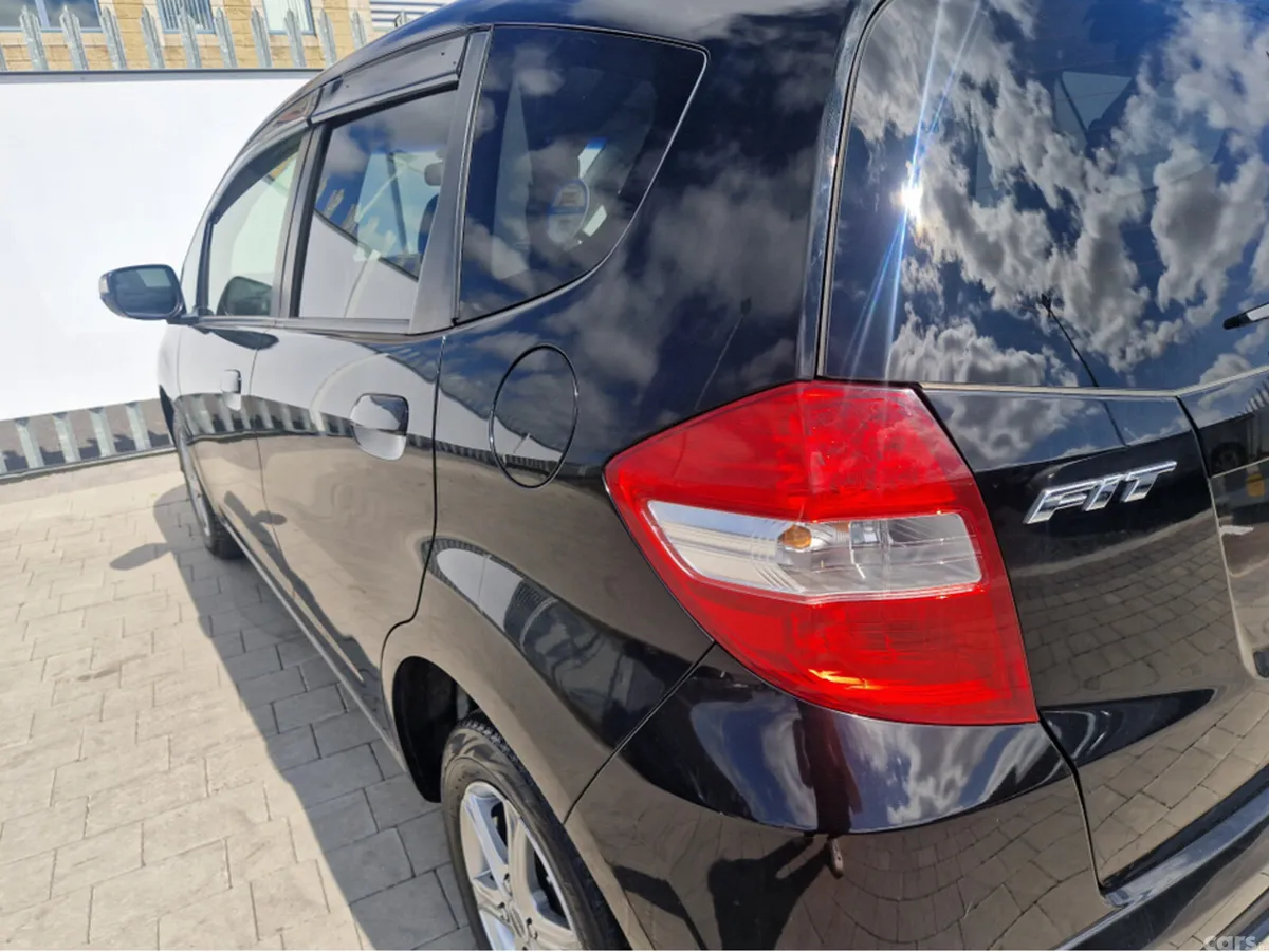 Honda Fit Hatchback, Petrol, 2013, Black