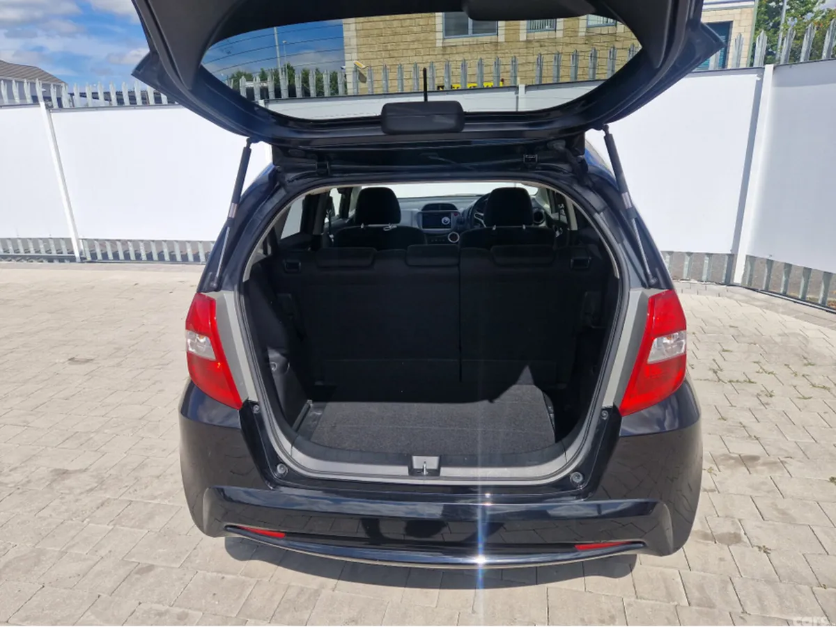 Honda Fit Hatchback, Petrol, 2013, Black
