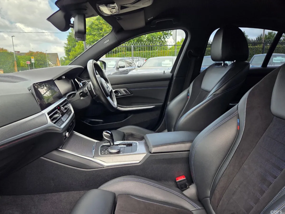 BMW 3-Series Saloon, Diesel, 2019, Black