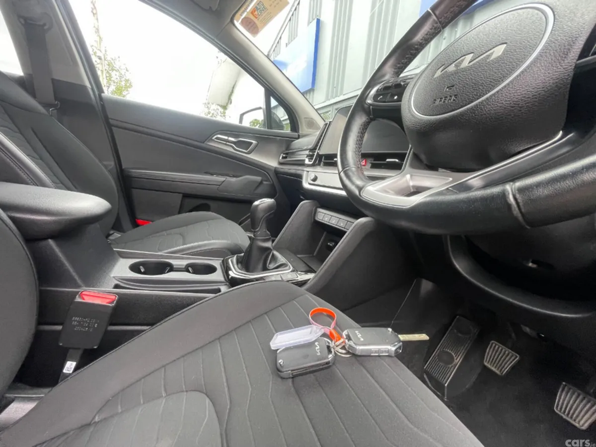 Kia Sportage MPV, Diesel Hybrid, 2023, Black