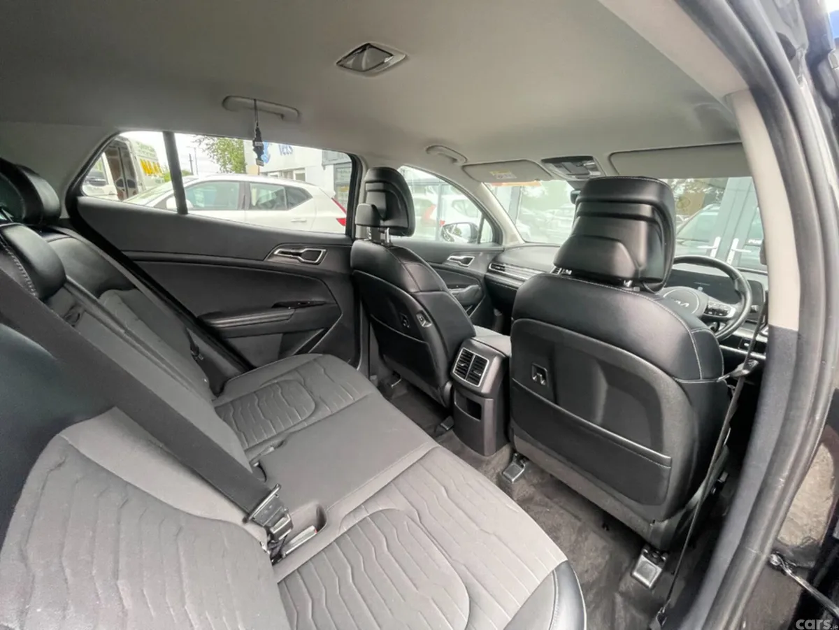 Kia Sportage MPV, Diesel Hybrid, 2023, Black