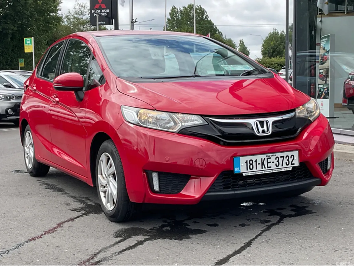 Honda Jazz Hatchback, Petrol, 2018, Red