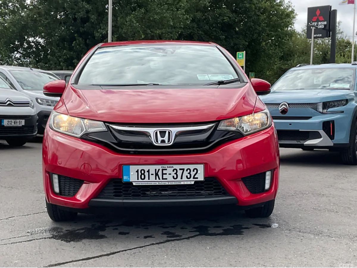 Honda Jazz Hatchback, Petrol, 2018, Red