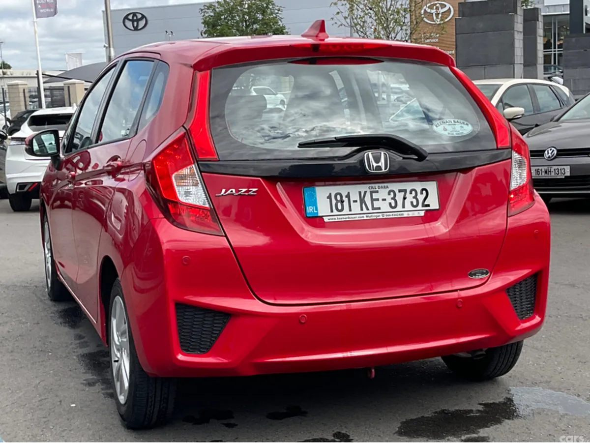 Honda Jazz Hatchback, Petrol, 2018, Red