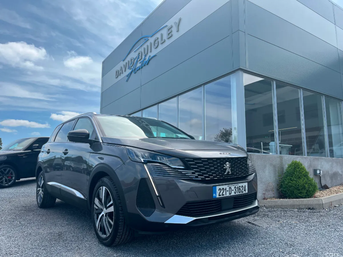 Peugeot 5008 MPV, Diesel, 2022, Grey
