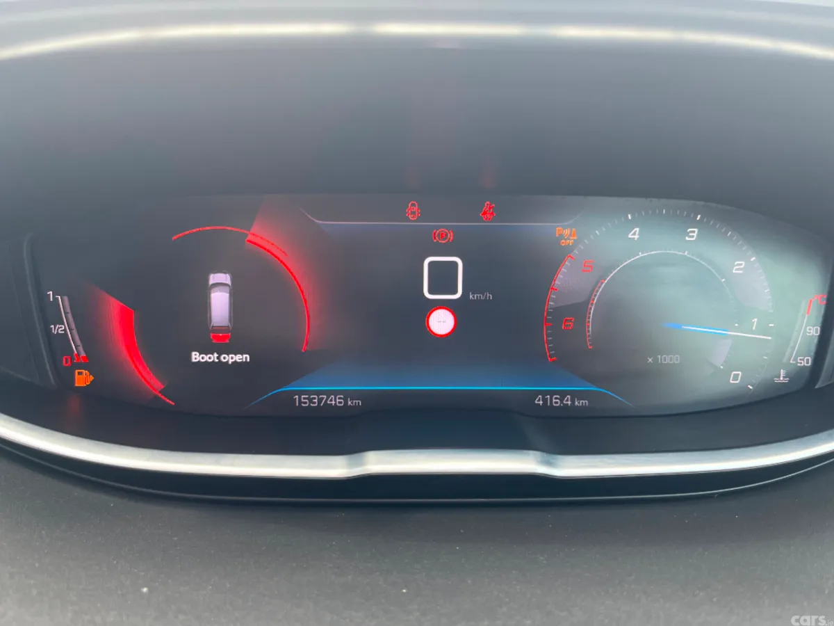 Peugeot 5008 MPV, Diesel, 2022, Grey