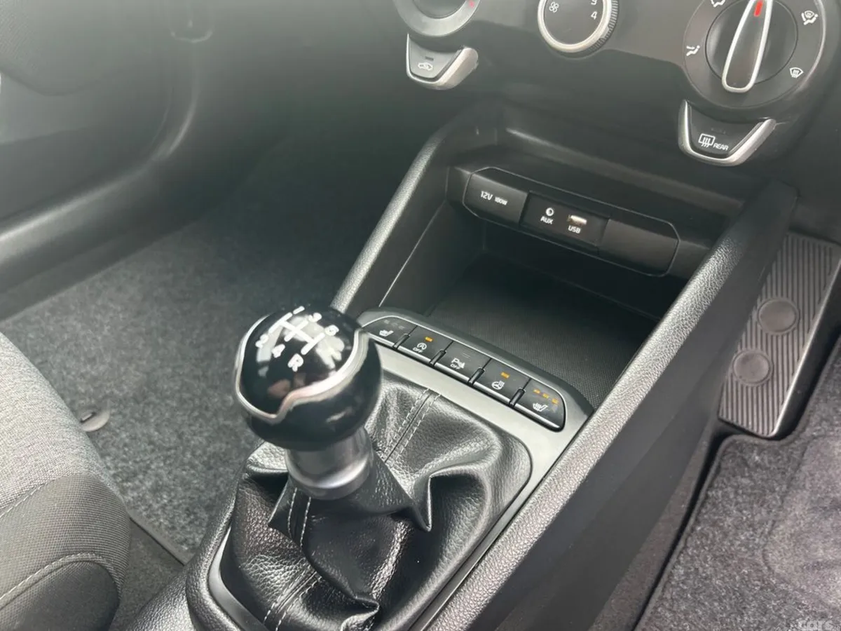 Kia Stonic Hatchback, Petrol, 2020, Blue