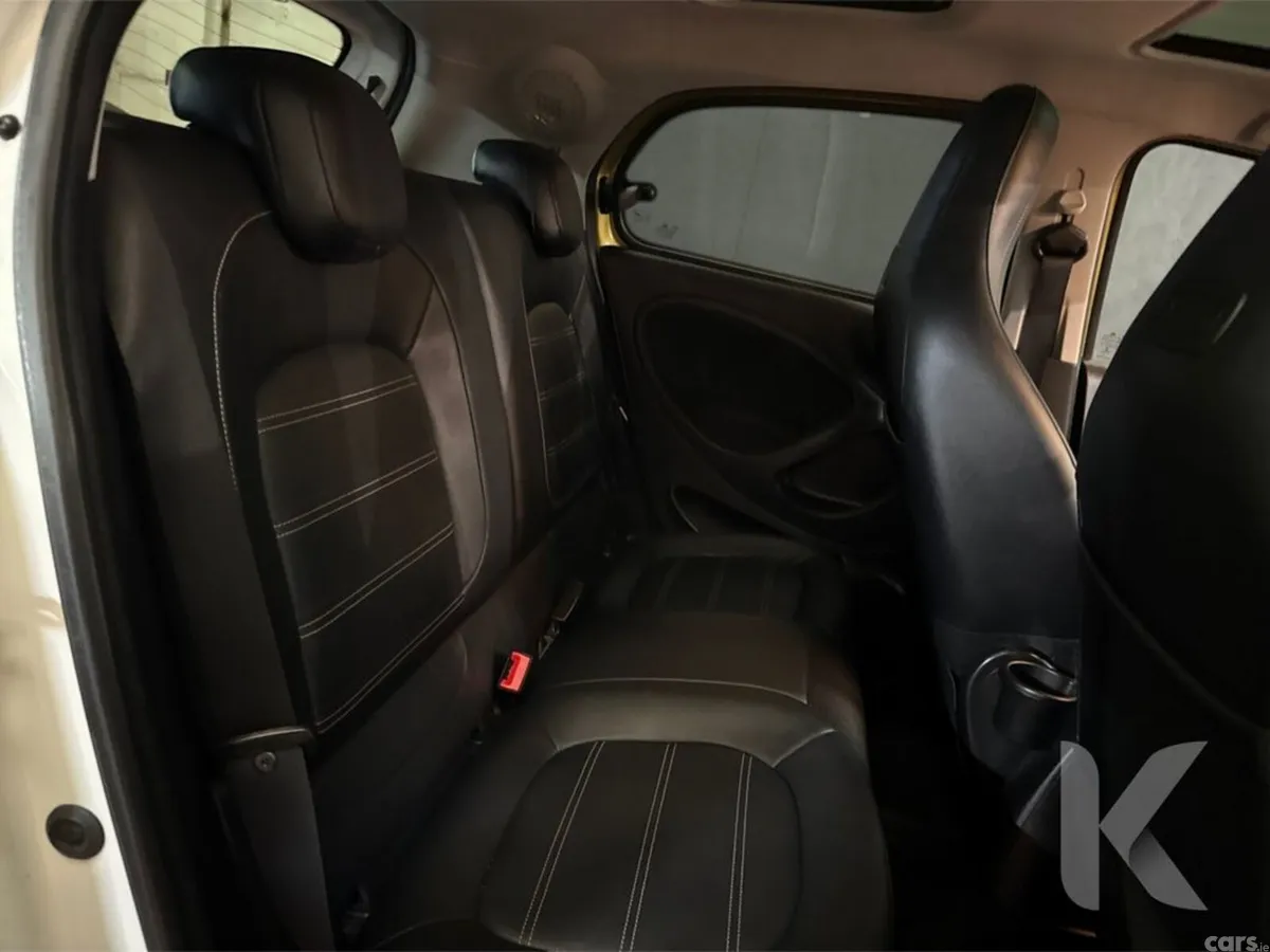 Smart Forfour Hatchback, Petrol, 2017, Yellow