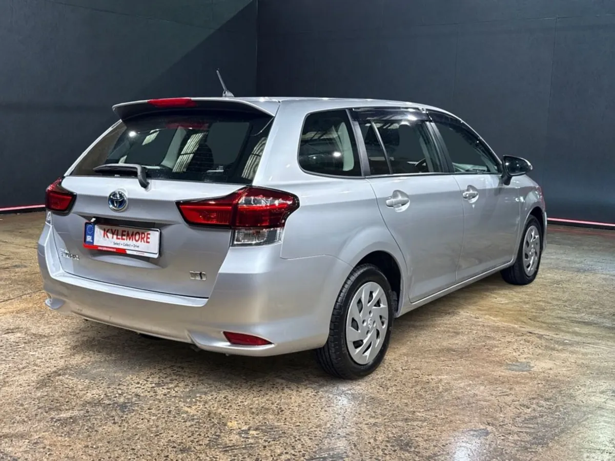 Toyota Corolla Estate, Petrol Hybrid, 2021, Silver