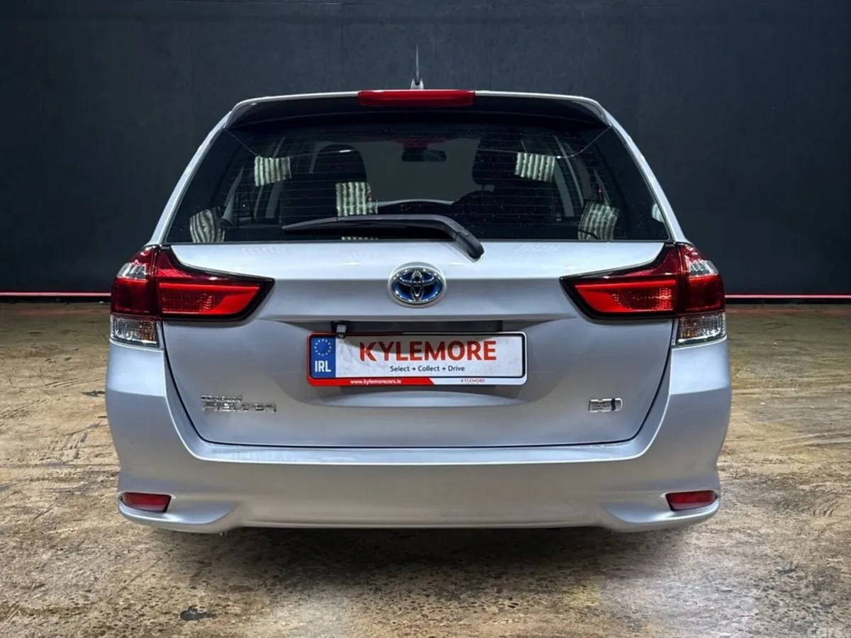 Toyota Corolla Estate, Petrol Hybrid, 2021, Silver