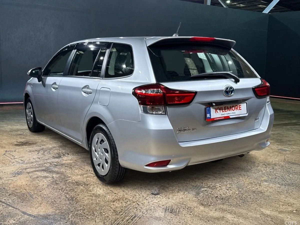 Toyota Corolla Estate, Petrol Hybrid, 2021, Silver