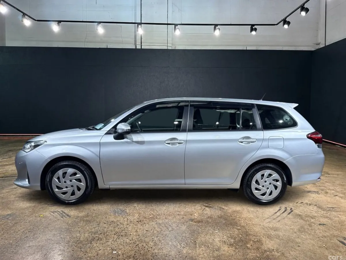 Toyota Corolla Estate, Petrol Hybrid, 2021, Silver