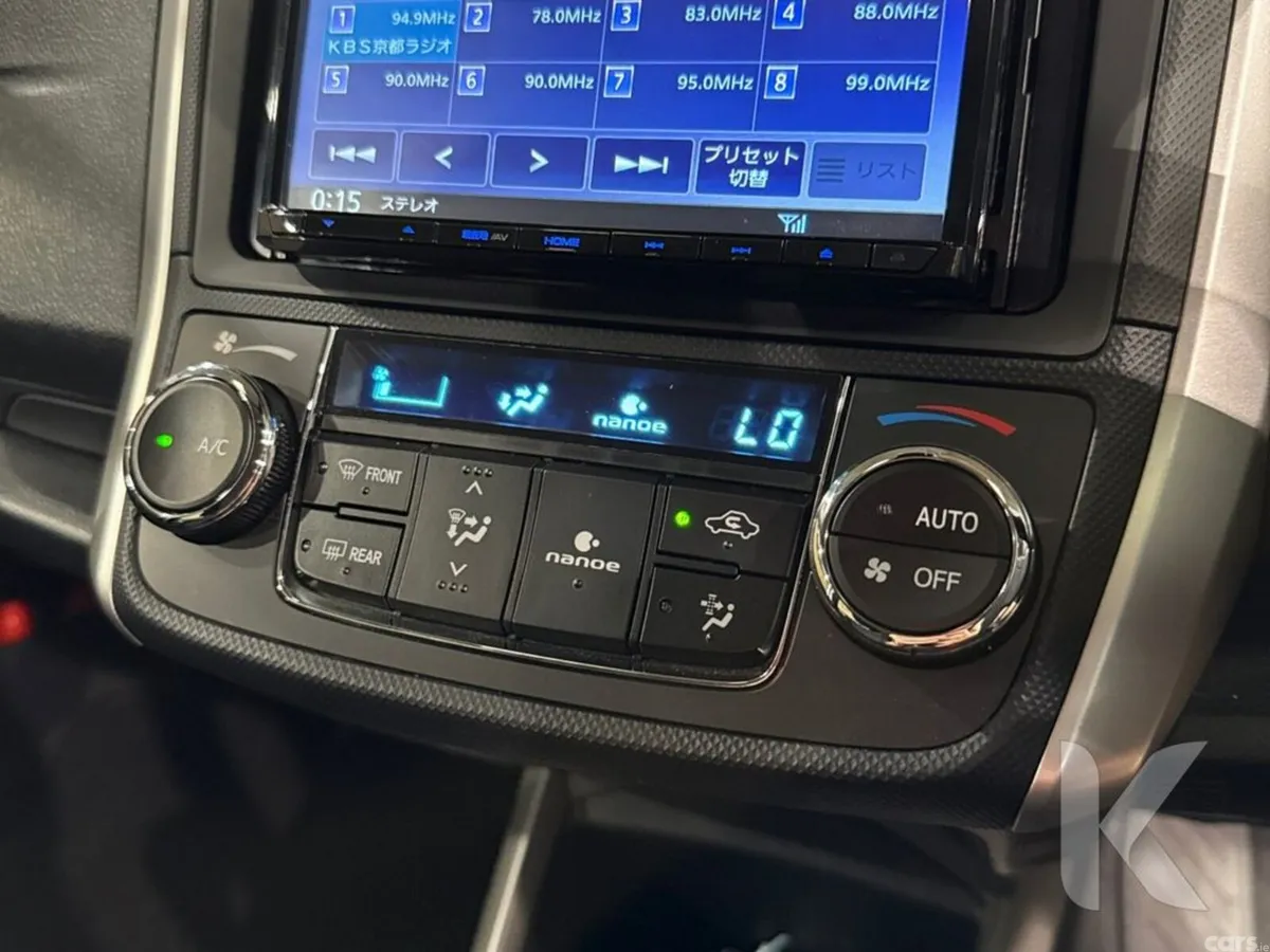 Toyota Corolla Estate, Petrol Hybrid, 2021, Silver