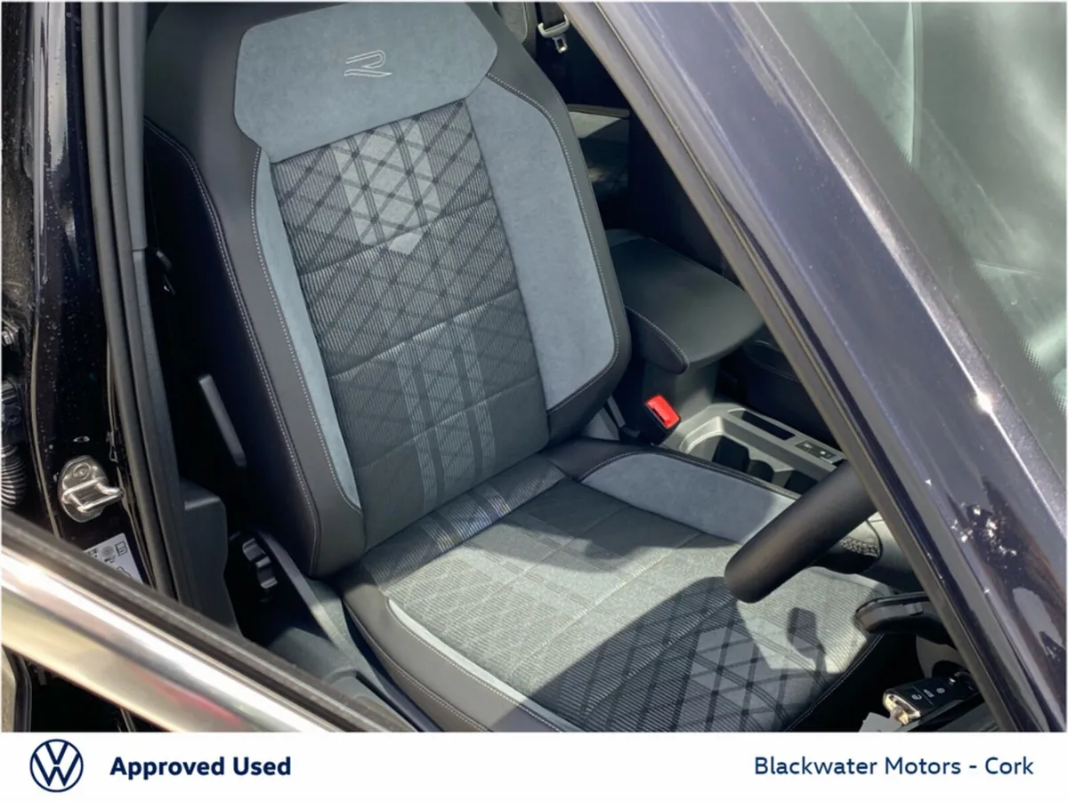 Volkswagen T-Roc SUV, Petrol, 2024, Black