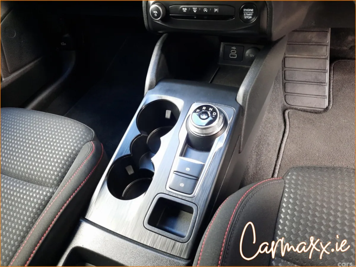 Ford Focus Hatchback, Diesel, 2024, Blue