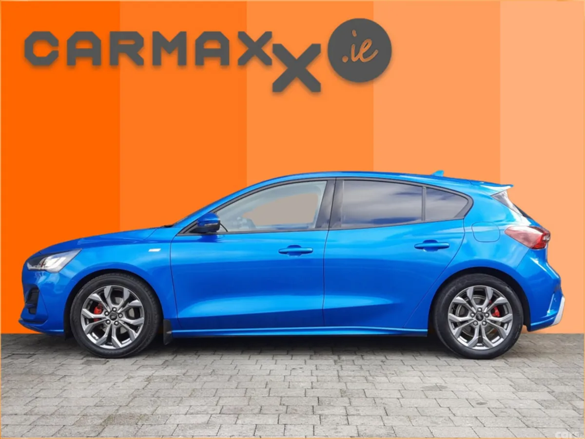 Ford Focus Hatchback, Diesel, 2024, Blue