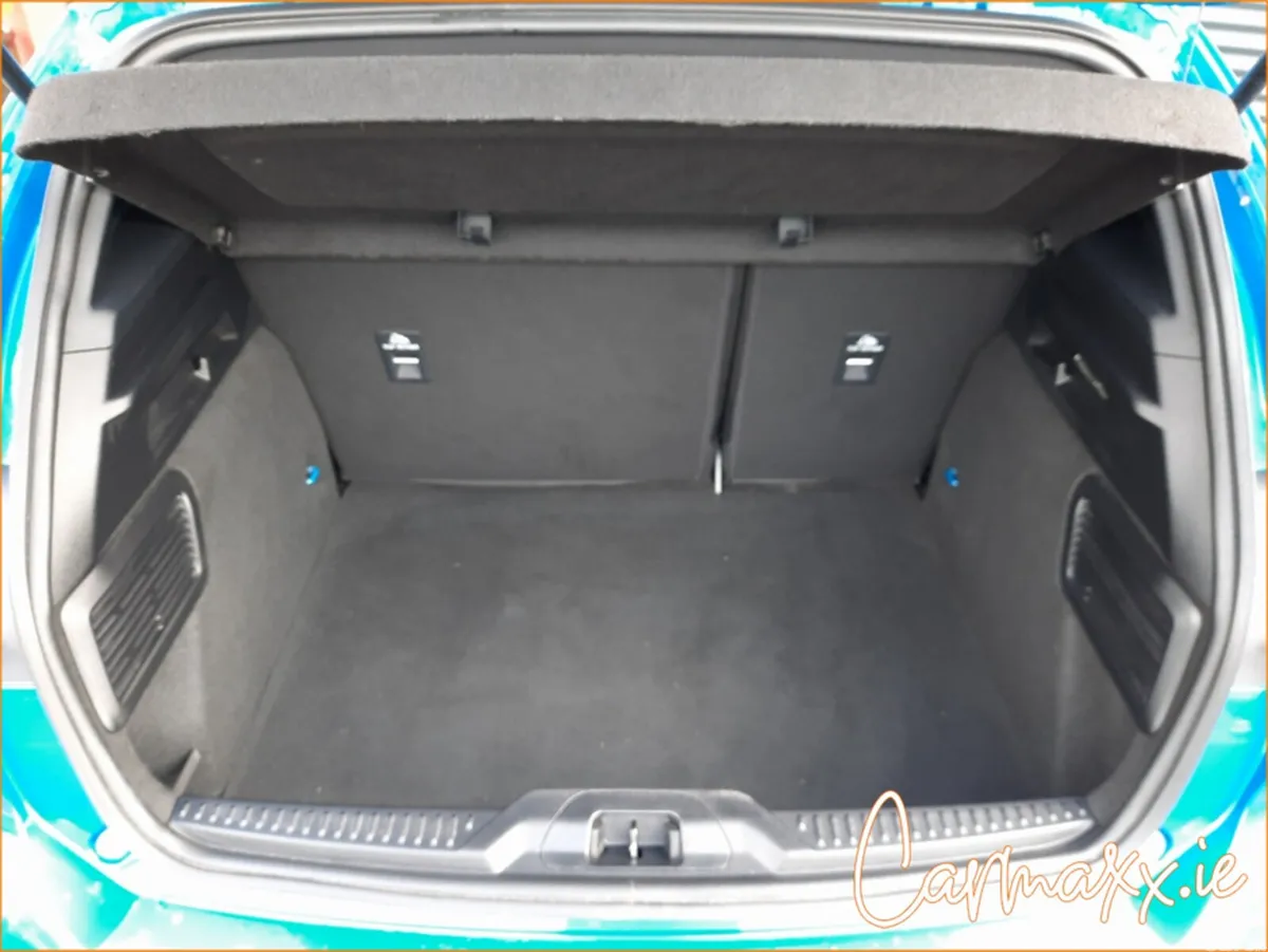 Ford Focus Hatchback, Diesel, 2024, Blue
