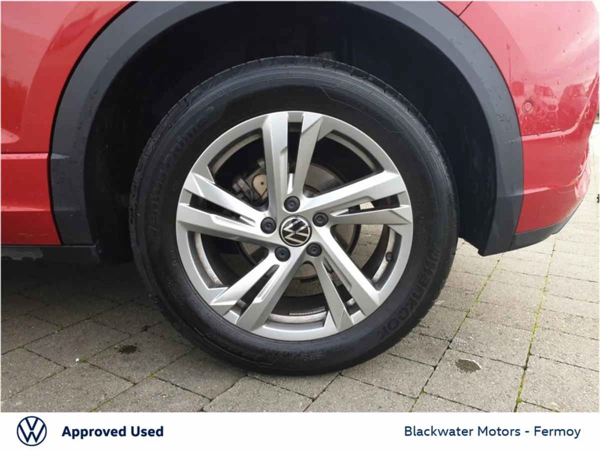 Volkswagen T-Roc SUV, Petrol, 2024, Red