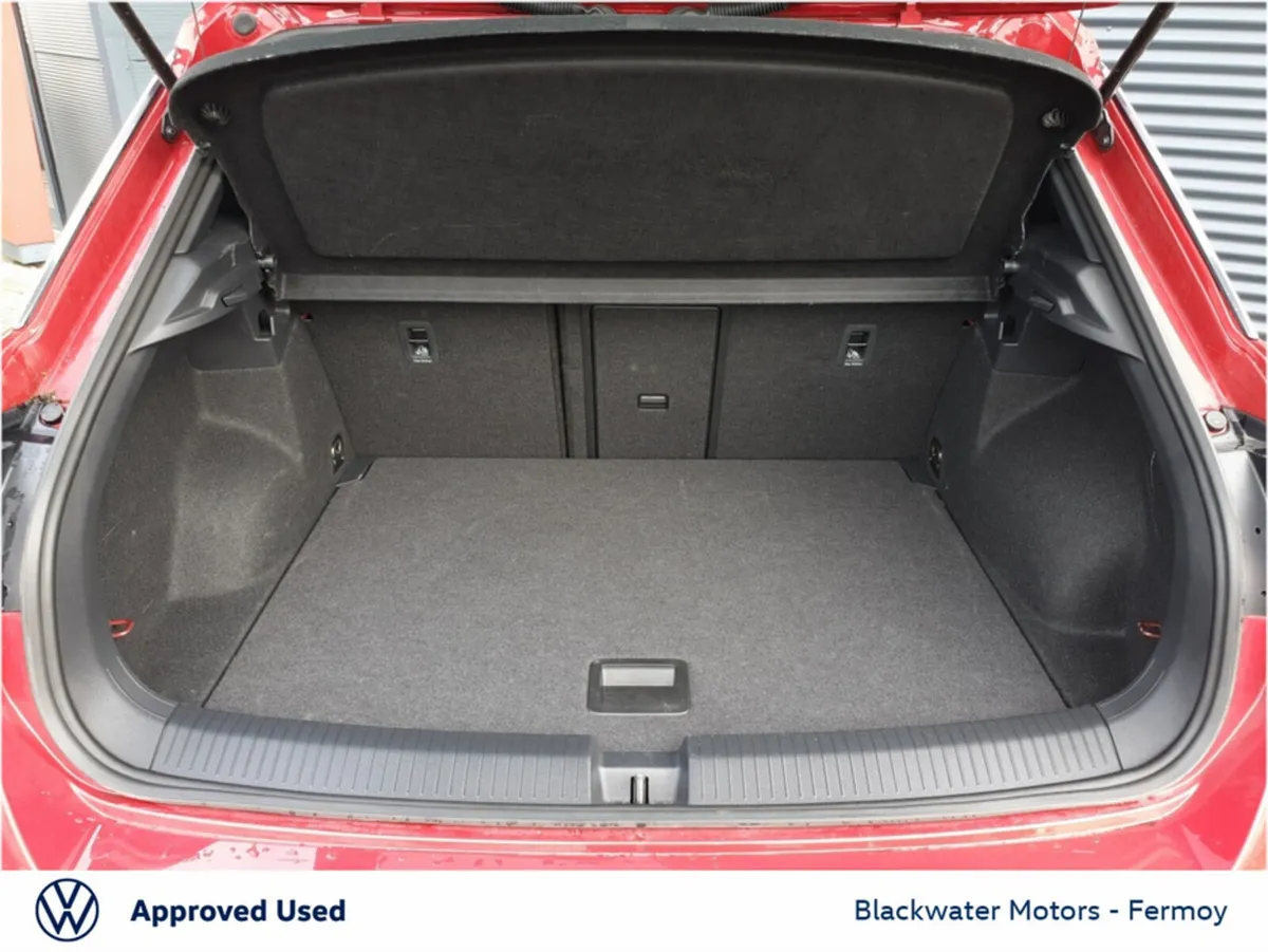Volkswagen T-Roc SUV, Petrol, 2024, Red
