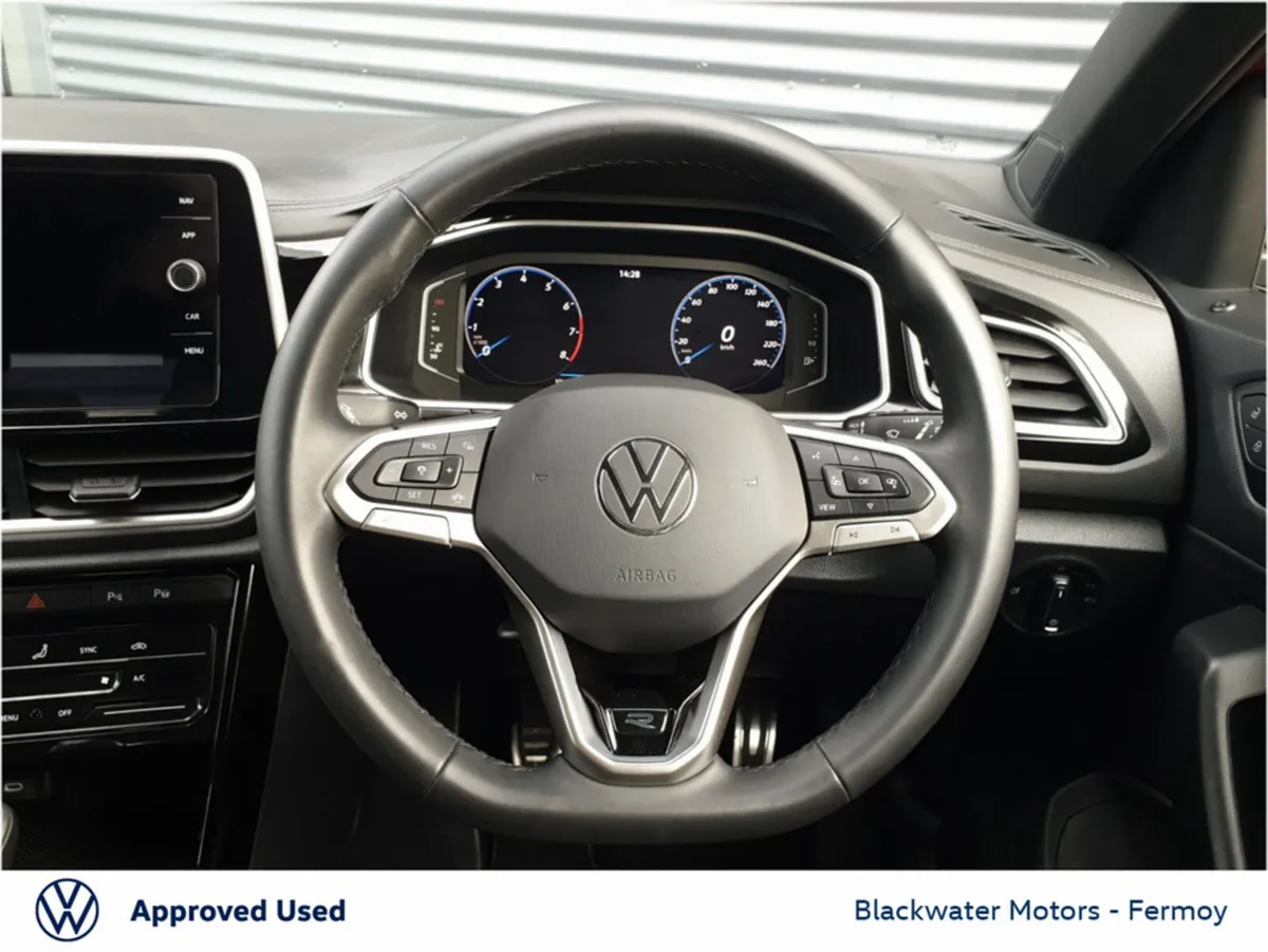 Volkswagen T-Roc SUV, Petrol, 2024, Red