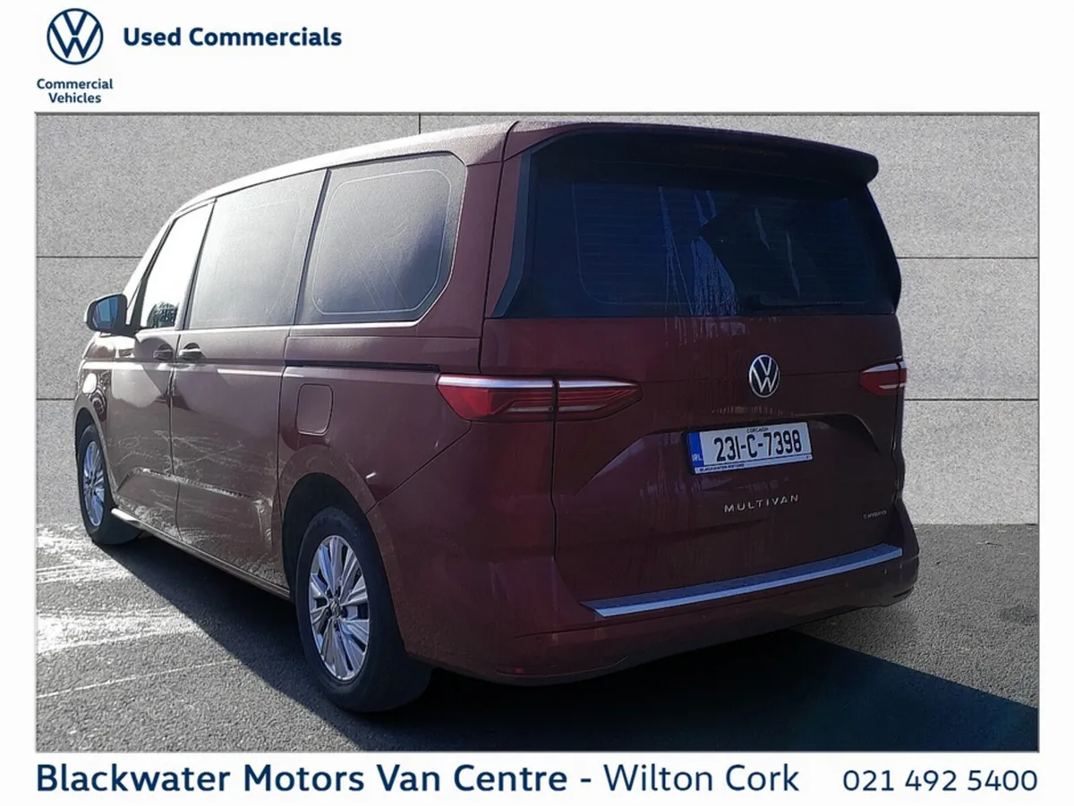 Volkswagen Multivan MPV, Petrol Plug-in Hybrid, 2023, Red